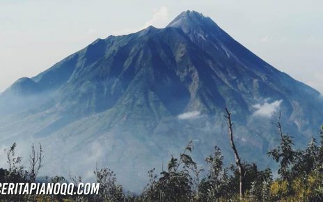 Panorama Yang Sangat Menakjubkan dari Puncak Gunung Merbabu